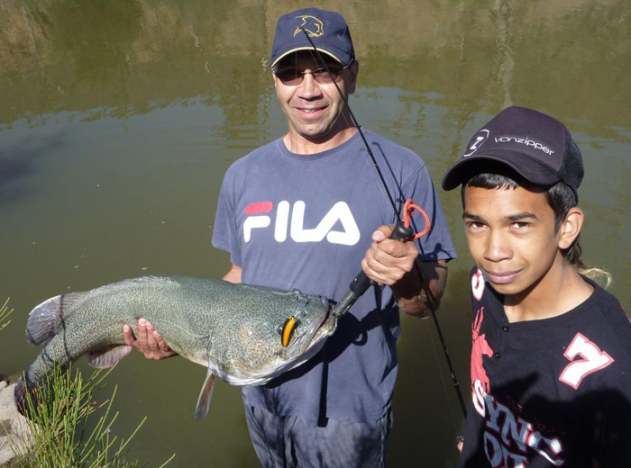 Paul and Reuben House with large Murray Cod